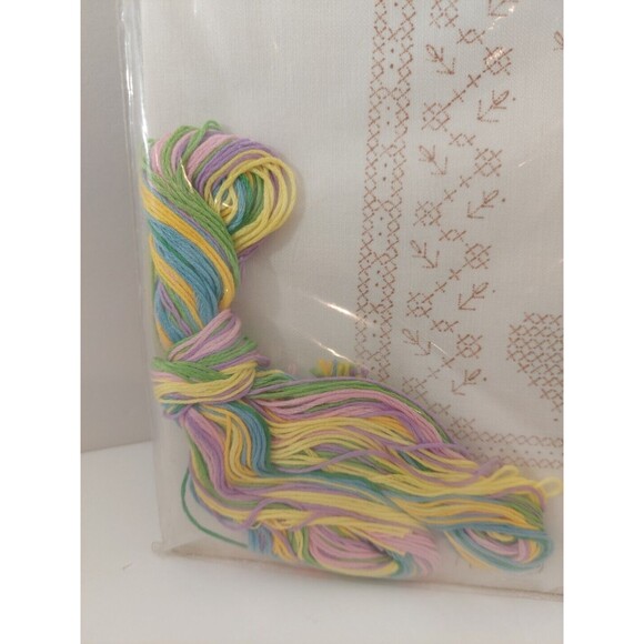 Current Hearts N Flowers Cross Stitch Kit 7154-9 Baby Birth 11" x 14" 1983 VTG - Picture 8 of 9